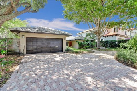 Villa ou maison à louer à Fort Lauderdale, Floride: 3 chambres, 187.76 m2 № 1745825 - photo 4