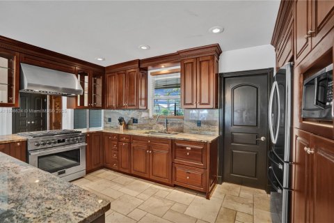 Villa ou maison à louer à Fort Lauderdale, Floride: 3 chambres, 187.76 m2 № 1745825 - photo 13