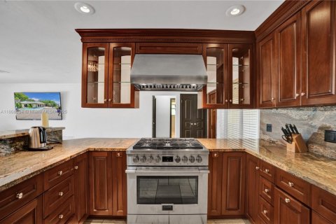 Villa ou maison à louer à Fort Lauderdale, Floride: 3 chambres, 187.76 m2 № 1745825 - photo 18