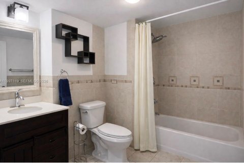 Купить кондоминиум в Майами, Флорида 2 спальни, 105.91м2, № 2090766 - фото 8