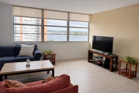 Купить кондоминиум в Майами, Флорида 2 спальни, 105.91м2, № 2090766 - фото 6