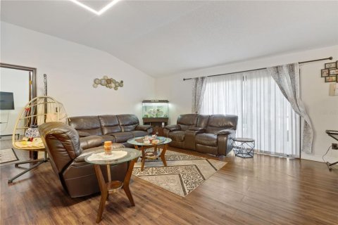 Casa en alquiler en New Port Richey, Florida, 3 dormitorios, 167.6 m2 № 1904191 - foto 14