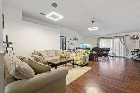 Casa en alquiler en New Port Richey, Florida, 3 dormitorios, 167.6 m2 № 1904191 - foto 13