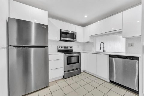 Condo in Delray Beach, Florida, 2 bedrooms  № 1755984 - photo 8