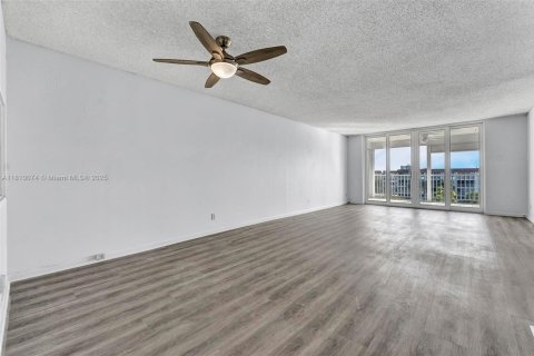 Condo in Delray Beach, Florida, 2 bedrooms  № 1755984 - photo 24