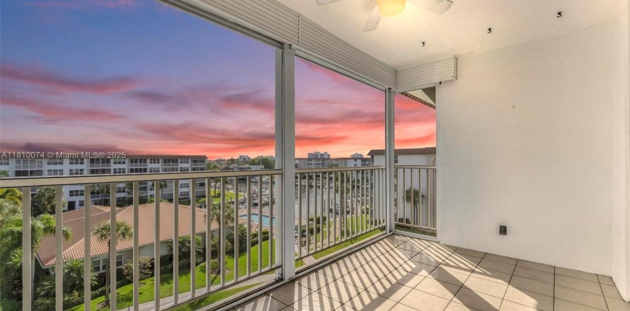 Condo in Delray Beach, Florida, 2 bedrooms № 1755984