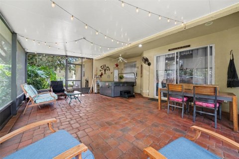 Casa en venta en Kissimmee, Florida, 4 dormitorios, 252.32 m2 № 2384322 - foto 25