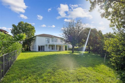 Купить виллу или дом в Пемброк-Пайнс, Флорида 6 спален, 371.05м2, № 1896900 - фото 28