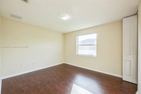 Купить виллу или дом в Пемброк-Пайнс, Флорида 6 спален, 371.05м2, № 1896900 - фото 18