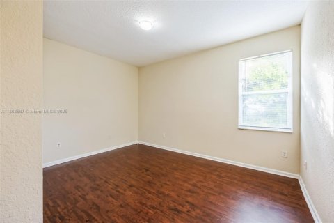 Купить виллу или дом в Пемброк-Пайнс, Флорида 6 спален, 371.05м2, № 1896900 - фото 14