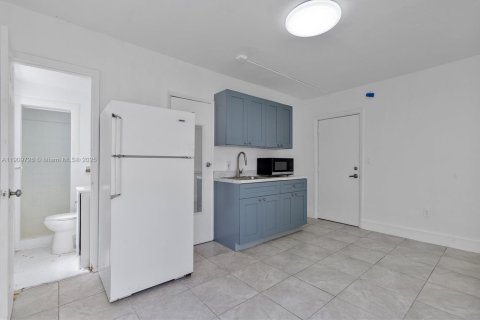 Propiedad comercial en venta en Miami Beach, Florida № 2054836 - foto 24