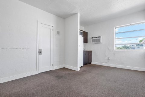 Propiedad comercial en venta en Miami Beach, Florida № 2054836 - foto 20