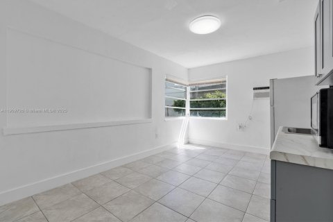 Propiedad comercial en venta en Miami Beach, Florida № 2054836 - foto 26