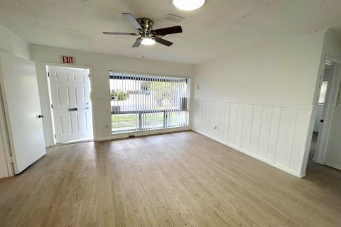 Villa ou maison à vendre à Oakland Park, Floride: 4 chambres, 127.74 m2 № 2182862 - photo 5