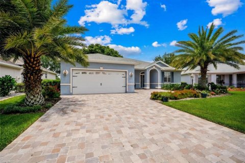 House in Ocala, Florida 3 bedrooms, 194.72 sq.m. № 2223348 - photo 2