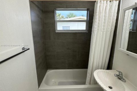 Casa en venta en West Palm Beach, Florida, 3 dormitorios, 80.27 m2 № 1923485 - foto 7