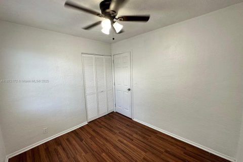 Casa en venta en West Palm Beach, Florida, 3 dormitorios, 80.27 m2 № 1923485 - foto 4