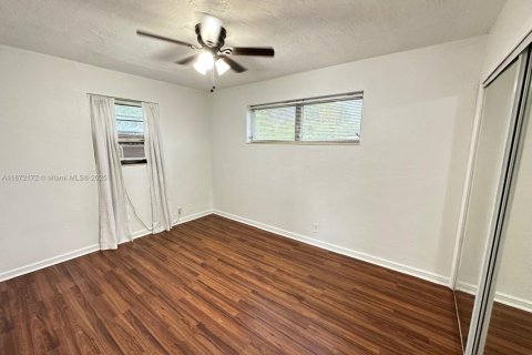 Casa en venta en West Palm Beach, Florida, 3 dormitorios, 80.27 m2 № 1923485 - foto 5