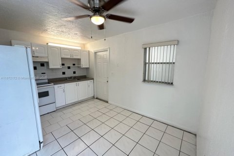 Casa en venta en West Palm Beach, Florida, 3 dormitorios, 80.27 m2 № 1923485 - foto 9