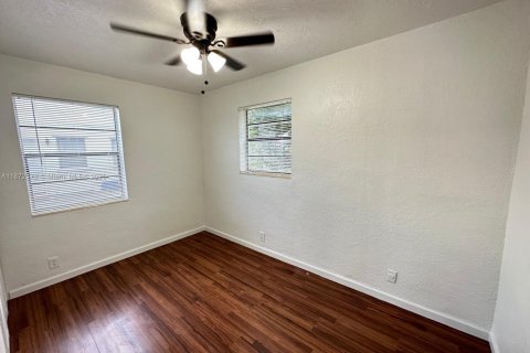 Casa en venta en West Palm Beach, Florida, 3 dormitorios, 80.27 m2 № 1923485 - foto 13