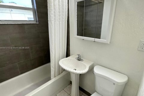 Casa en venta en West Palm Beach, Florida, 3 dormitorios, 80.27 m2 № 1923485 - foto 8