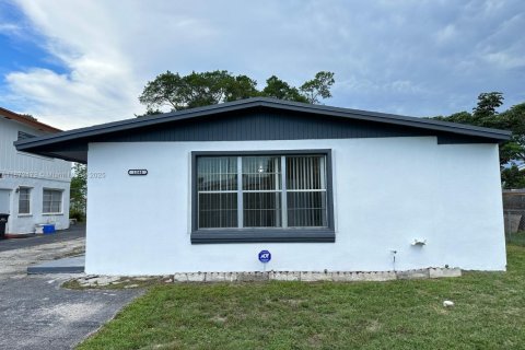 Casa en venta en West Palm Beach, Florida, 3 dormitorios, 80.27 m2 № 1923485 - foto 2