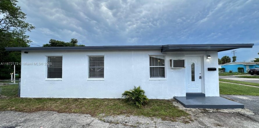 Casa en West Palm Beach, Florida 3 dormitorios, 80.27 m2 № 1923485