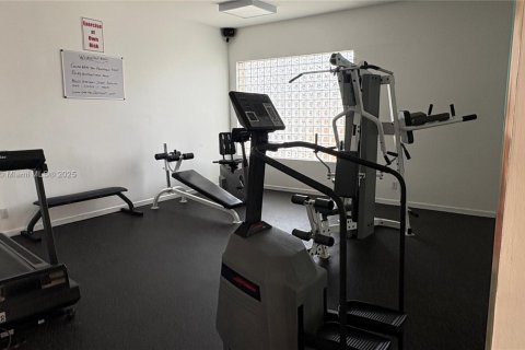 Condo in Dania Beach, Florida, 2 bedrooms  № 1761837 - photo 16