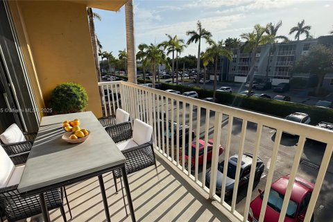 Condo in Dania Beach, Florida, 2 bedrooms  № 1761837 - photo 5