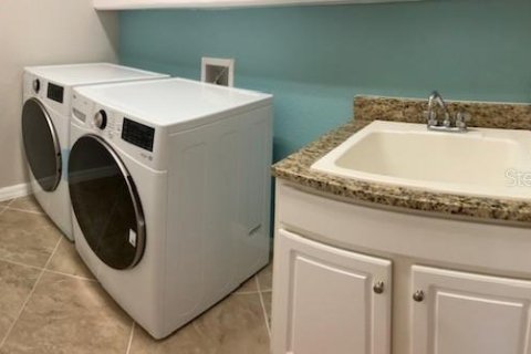 House in Venice, Florida 2 bedrooms, 177.16 sq.m. № 1898982 - photo 8