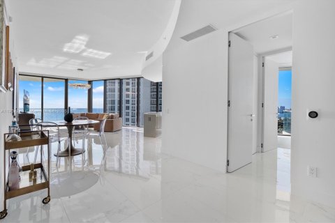 Condo in Sunny Isles Beach, Florida, 2 bedrooms  № 1973607 - photo 2