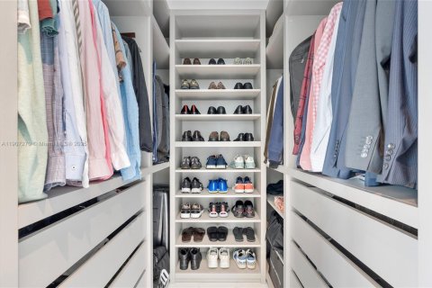 Condo in Sunny Isles Beach, Florida, 2 bedrooms  № 1973607 - photo 13