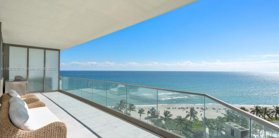 Condo in Sunny Isles Beach, Florida, 2 bedrooms  № 1973607