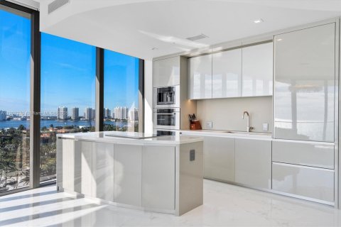 Condo in Sunny Isles Beach, Florida, 2 bedrooms  № 1973607 - photo 5
