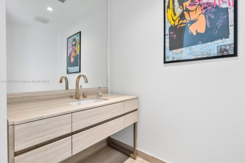 Condo in Sunny Isles Beach, Florida, 2 bedrooms  № 1973607 - photo 21