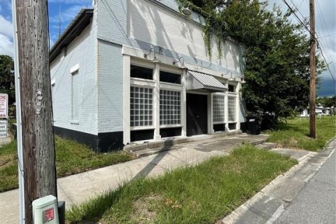 Commercial property in Umatilla, Florida 55.74 sq.m. № 1866714 - photo 1