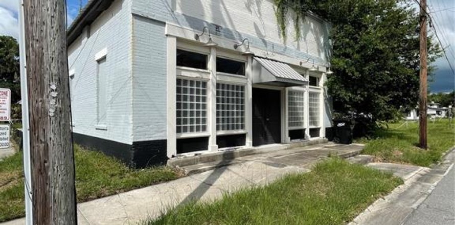 Immobilier commercial à Umatilla, Floride 55.74 m2 № 1866714
