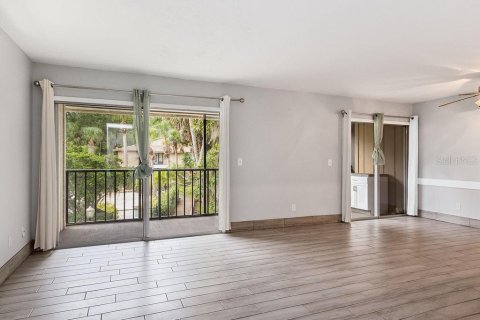 Condo in Deltona, Florida, 2 bedrooms  № 1883965 - photo 12
