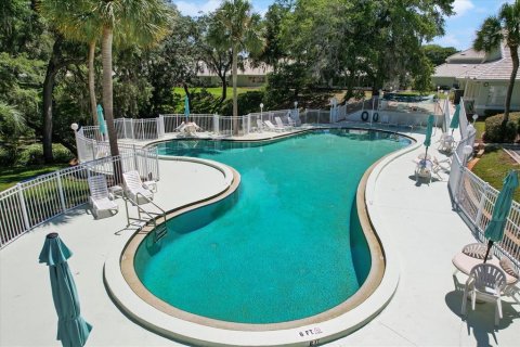 House in Inverness, Florida 2 bedrooms, 119.47 sq.m. № 1219665 - photo 10