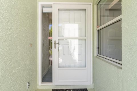 House in Inverness, Florida 2 bedrooms, 119.47 sq.m. № 1219665 - photo 12