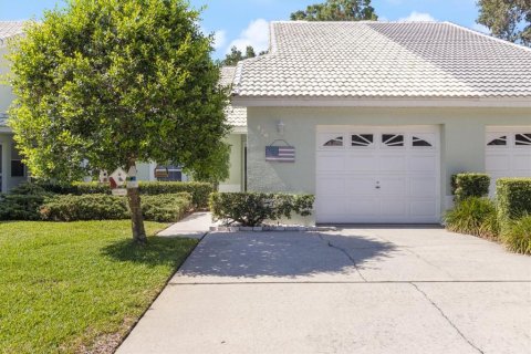 House in Inverness, Florida 2 bedrooms, 119.47 sq.m. № 1219665 - photo 1