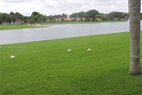 Casa en alquiler en Miami, Florida, 4 dormitorios, 217.39 m2 № 2052270 - foto 12