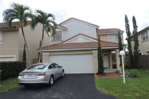 Casa en alquiler en Miami, Florida, 4 dormitorios, 217.39 m2 № 2052270 - foto 3