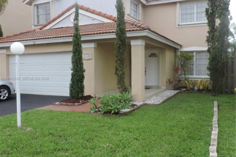 Casa en alquiler en Miami, Florida, 4 dormitorios, 217.39 m2 № 2052270 - foto 2