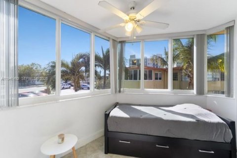 Condominio en venta en Miami, Florida, 1 dormitorio, 61.32 m2 № 2003693 - foto 2