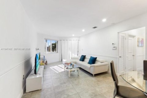 Condominio en venta en Miami, Florida, 1 dormitorio, 61.32 m2 № 2003693 - foto 15