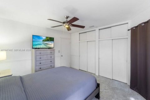 Condominio en venta en Miami, Florida, 1 dormitorio, 61.32 m2 № 2003693 - foto 5