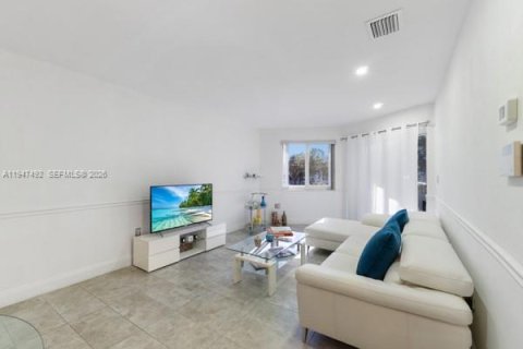 Condominio en venta en Miami, Florida, 1 dormitorio, 61.32 m2 № 2003693 - foto 14