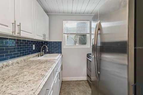 Снять в аренду квартиру в Сарасота, Флорида 1 комната, 130.06м2, № 1792778 - фото 3