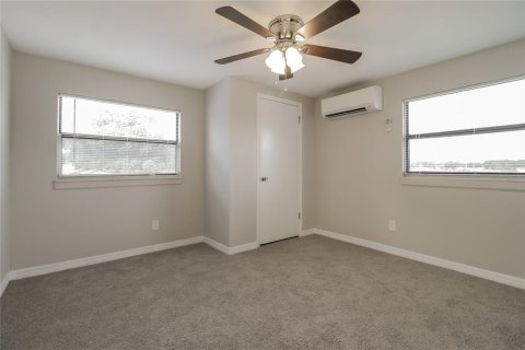 Casa en alquiler en Orlando, Florida, 4 dormitorios, 143.91 m2 № 1913911 - foto 13
